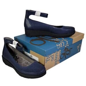 OTBT New Blue Scamper Leather Ankle Strap Low Wedge Shoes Womens Size 7.5 NEW